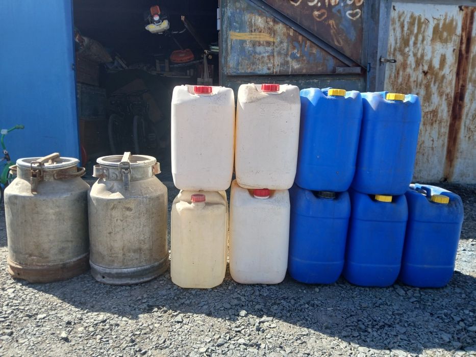 Продам канистры б.у