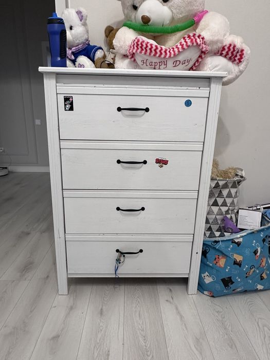 Продам кровать, ШКАФ И КОМОД В ПОДАРОК