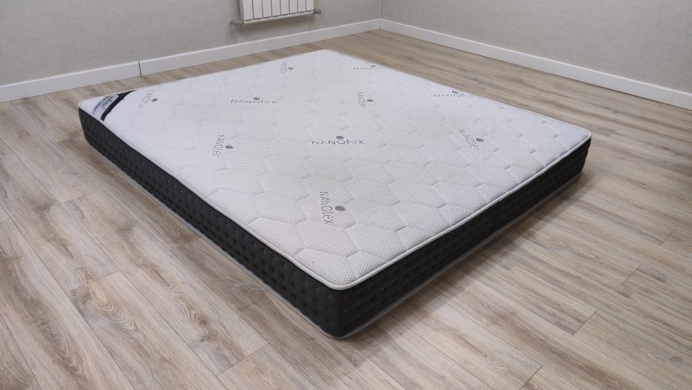 Матрас Нанотекс, 180×200 см, ортопедический, в хорошем состоянии.