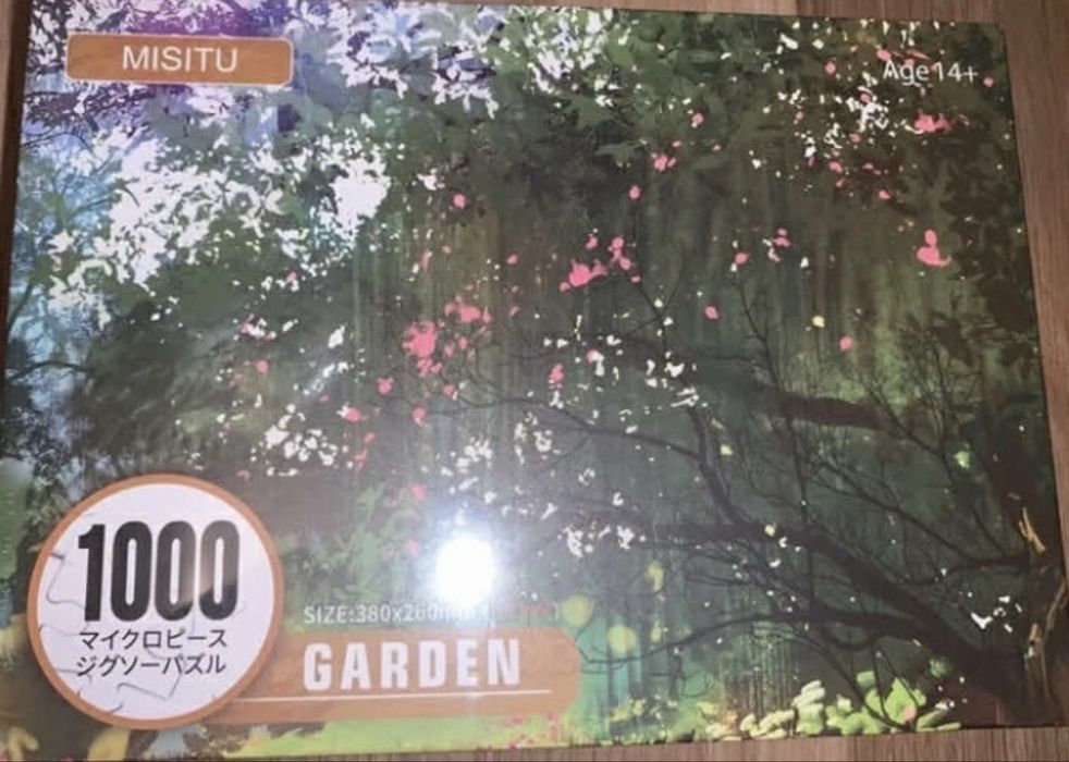 Puzzle cu piese mici, model verde