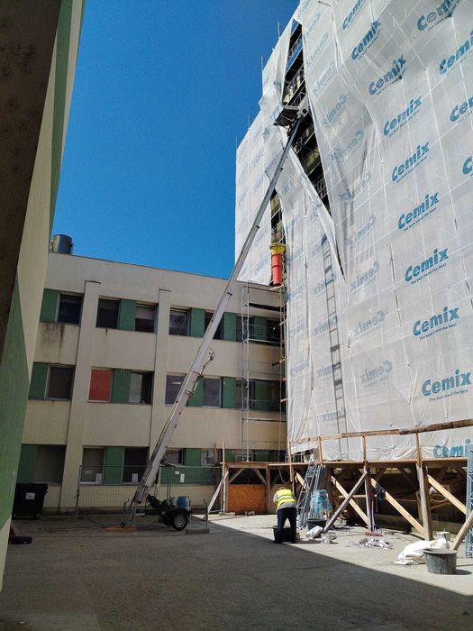 Inchiriez lift marfa 20m