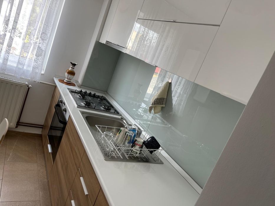 Inchiriez apartament 2 camere - Campina, PH