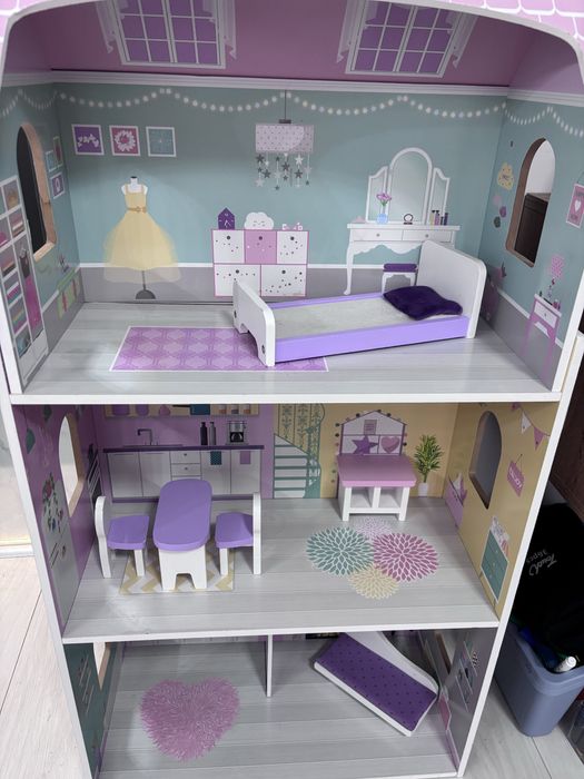 Детска дървена къща за кукли