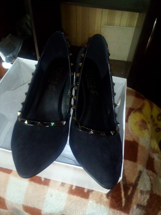 Продаются туфли женские