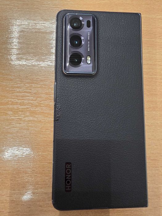 Honor Magic V2 сгъваем телефон