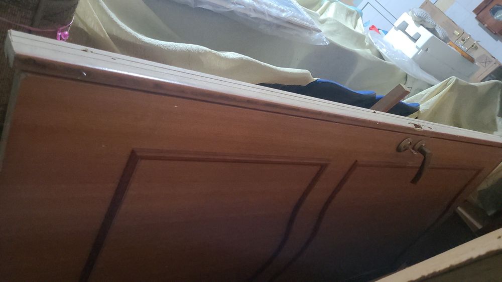 Продам дверь 200*90, коричневая ,мдф