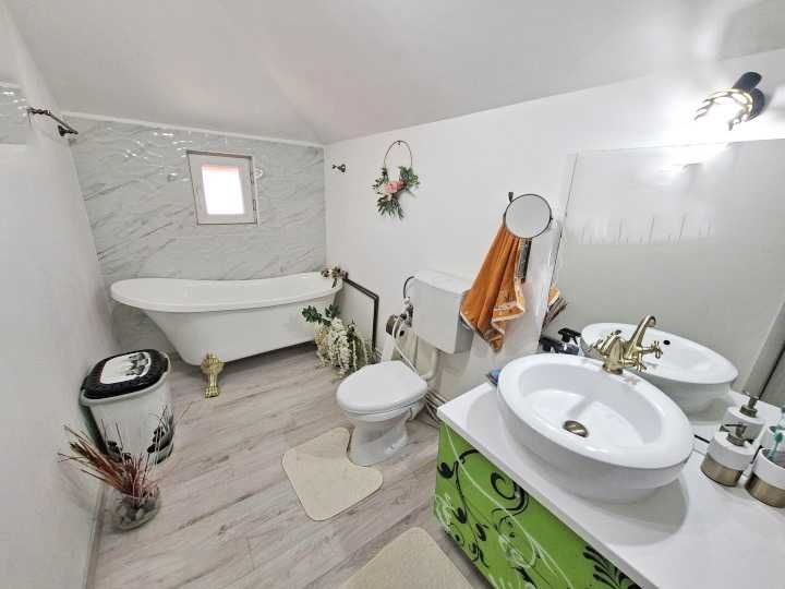 Vila cu 4 camere de vanzare in Bucov, 104 mp
