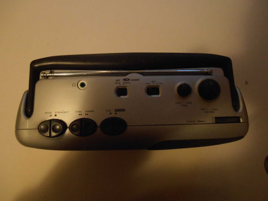 Vand radiocasetofoane