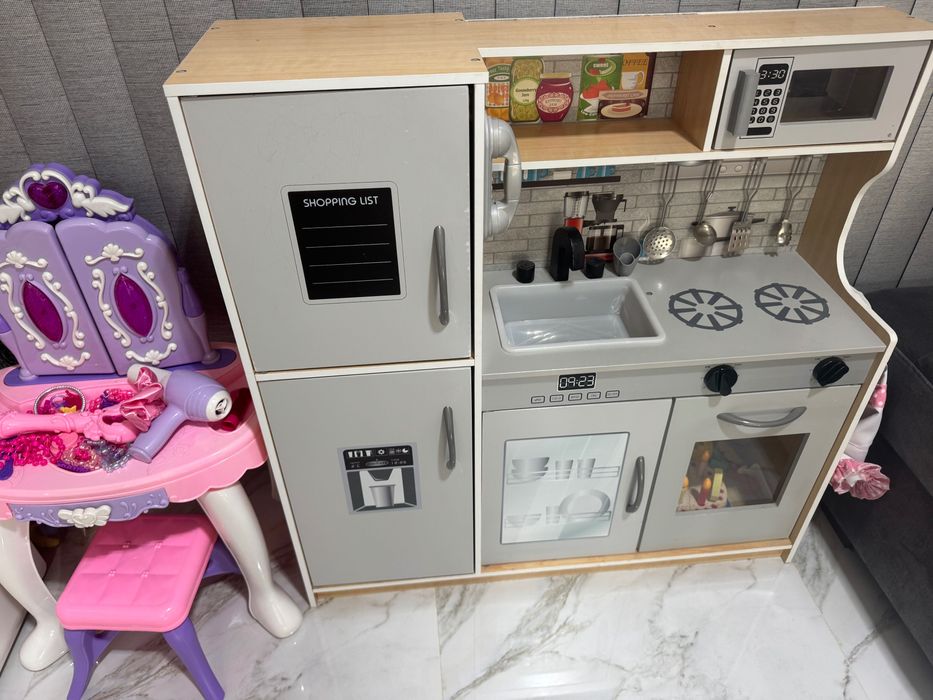 Детска дървена кухня