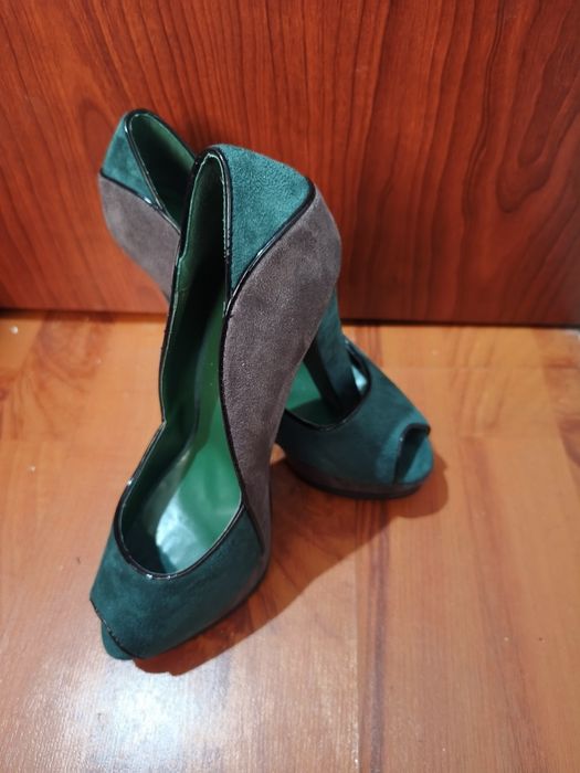 Pantofi in doua culori