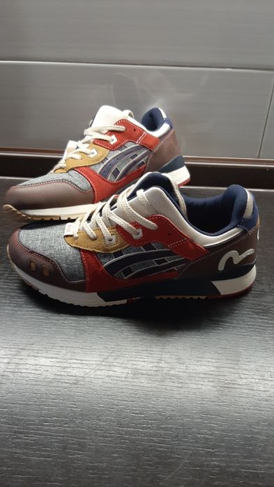 Кроссовки брендовые