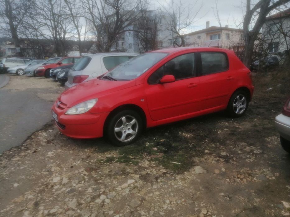 Продавам Пежо 307