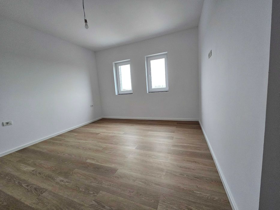 Vând apartament în duplex nou, 3 camere 2 băi, Şag TM