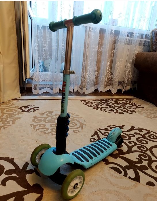 Продаю самокат детский