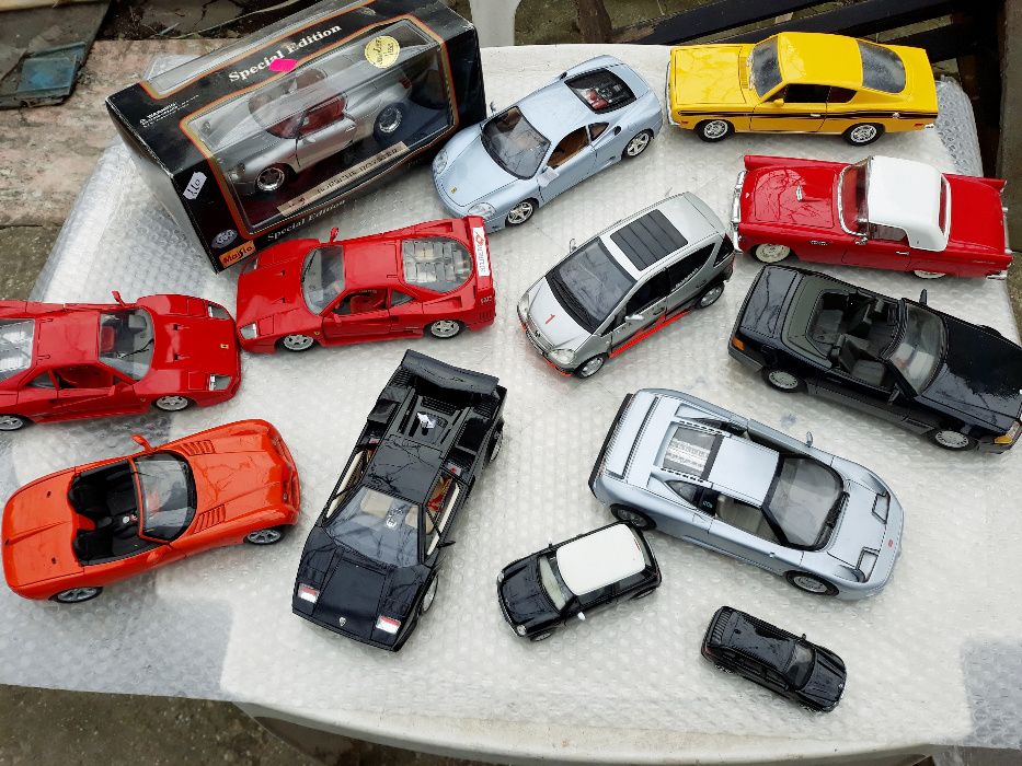 Colectie masinute machete auto diorame scara 1:18 FERRARI MERCEDES BMW