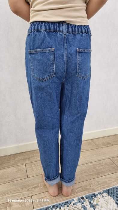 Джинсы мамс для подростка-девочки