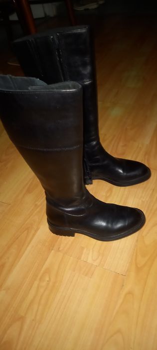 Vând cizme de piele