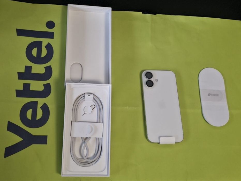 КАТО НОВ 256GB iPhone 16 Гаранция Yettel 3г. 2027 White / Бял