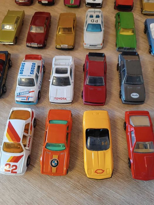 Стари метални колички мачбокс