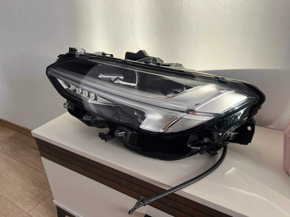 Far stânga Volvo S90 V90 Full LED Original OEM 31655197