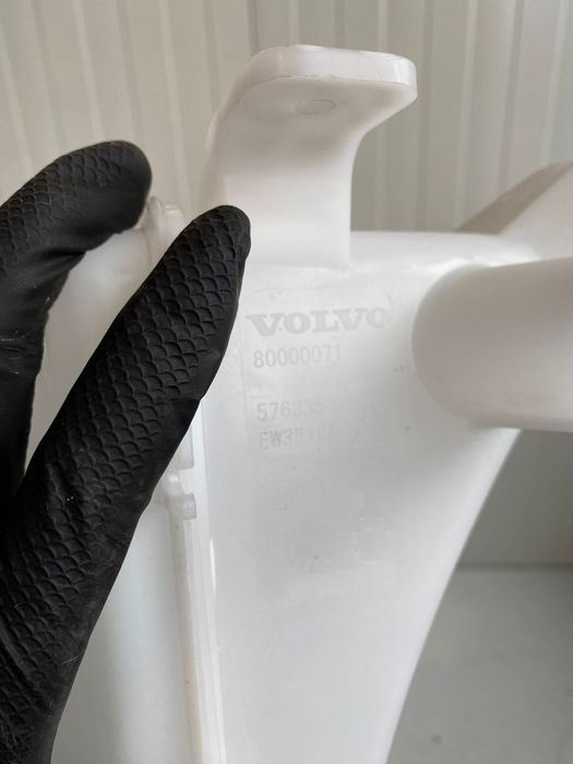 Vas lichid parbriz NOU VOLVO EX30 2023+ 80000071 576335