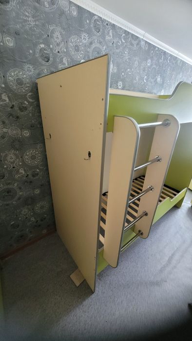 Продам двухъярусную кровать