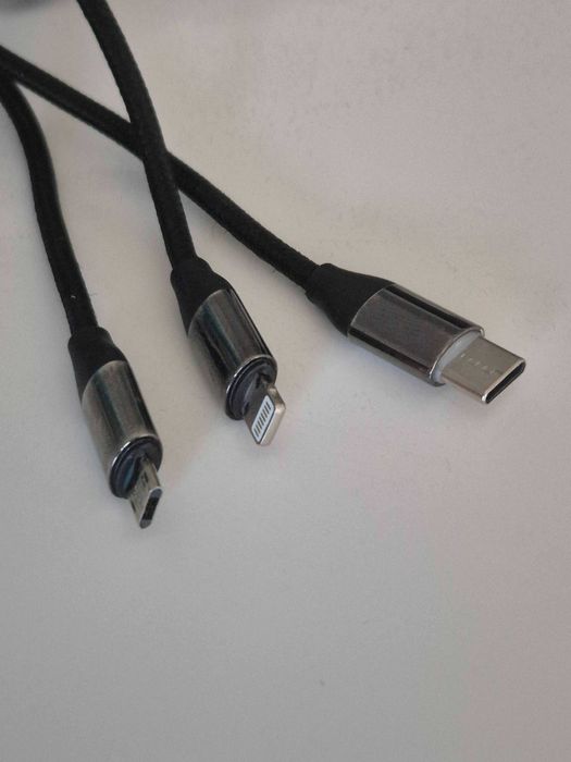 Универсален 3-в-1 кабел за зареждане. Type-C, Lightning, Micro USB
