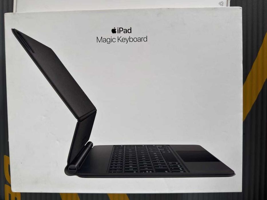 IPad Pro 11-inch (2 Generation) + Apple Magic Keybord