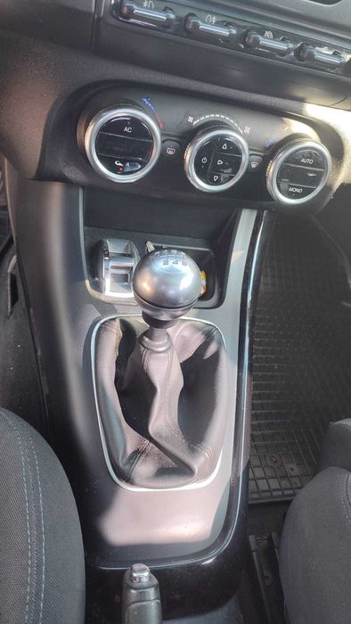 ALFA ROMEO Giulietta 2012 — imagine 5