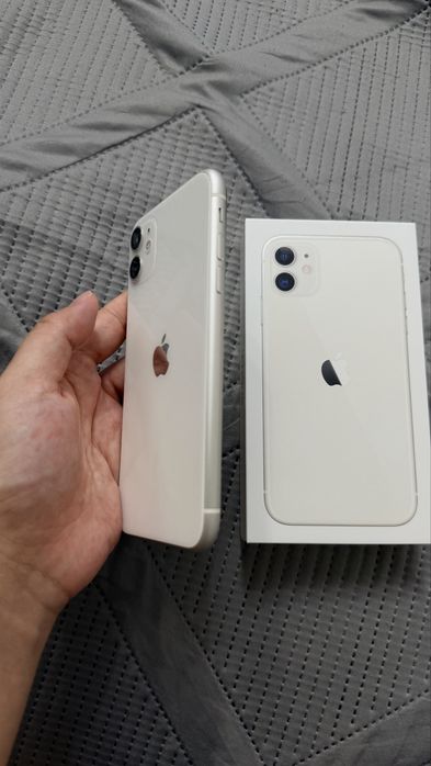 iPhone 11 • 128 ГБ • White