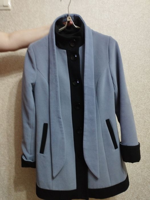 Пальто женское...