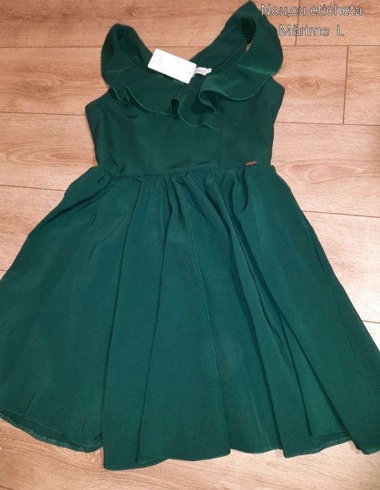 Rochie noua,culoare verde smarald.