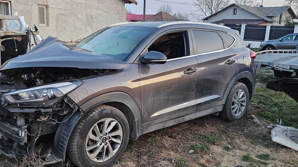 Usa stanga fata hyundai tucson