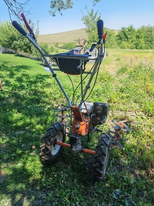 Vând Motocultor 15 CP