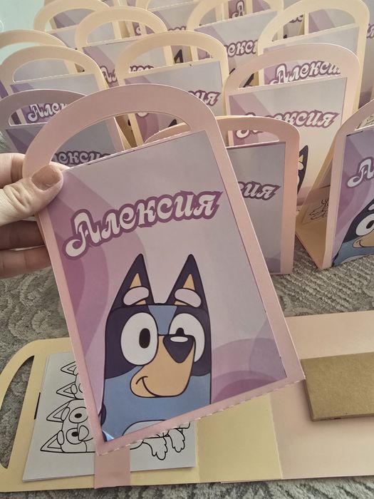 Детска подаръчна чантичка с комплект за оцветяване и игра