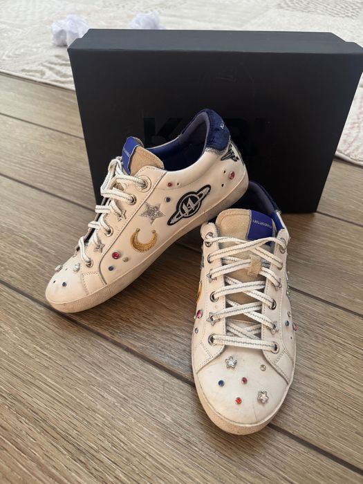 Продавам оригинални спортни обувки Karl Lagerfeld-37 ми номер