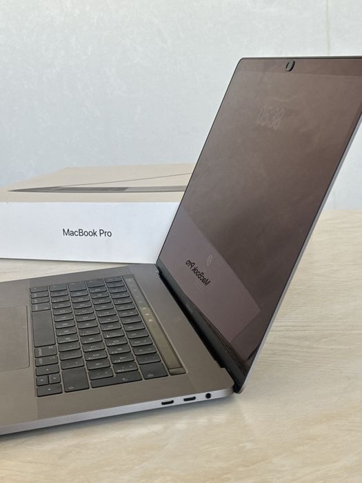 Macbook pro 15 (2019)