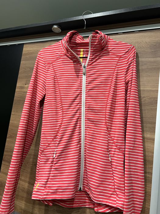 Дамски спортни горнища