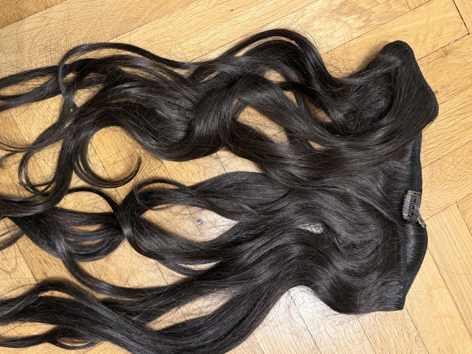 Екстеншън от естествен косъм намдва реда