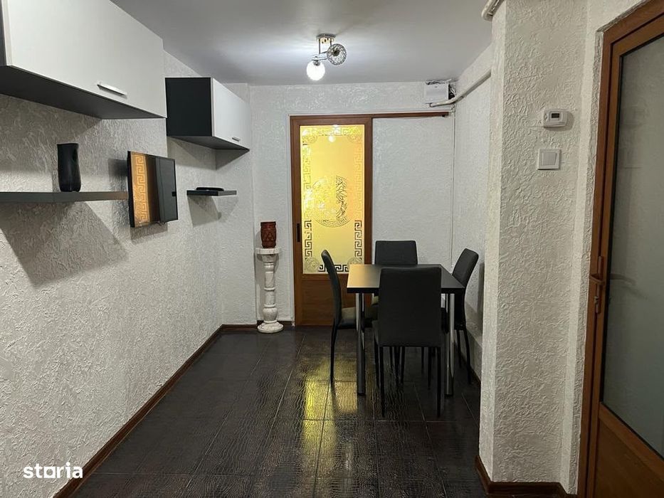 Apartament cu 2 camere de închiriat în zona Piața Mare