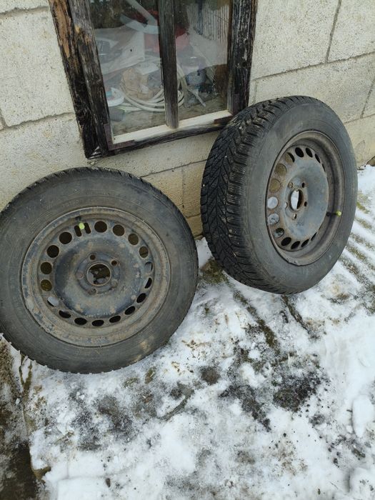 Vând 4 anvelope iarnă cu tot cu jante