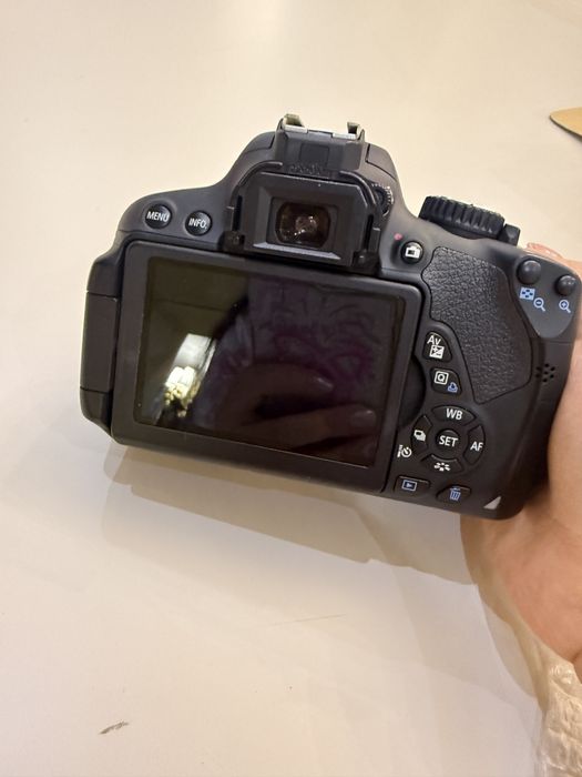 Canon 650D 18-55mm is ll