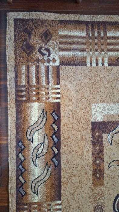 Голям дизайнерски килим 160x225 см – елегантен бежово-кафяв десен