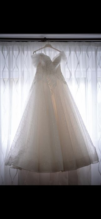 Rochie mireasa  stare excelenta.