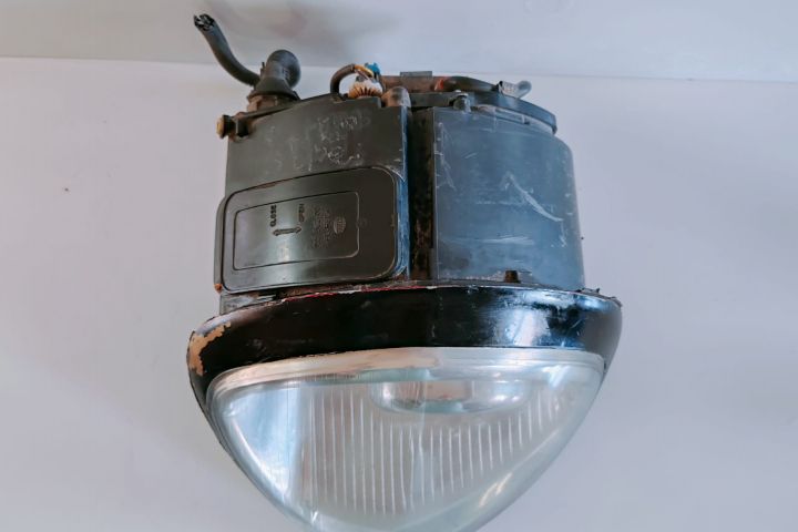 Far Stanga cu modul xenon cu o clama lipsa 15592500Li Lancia Thesis p
