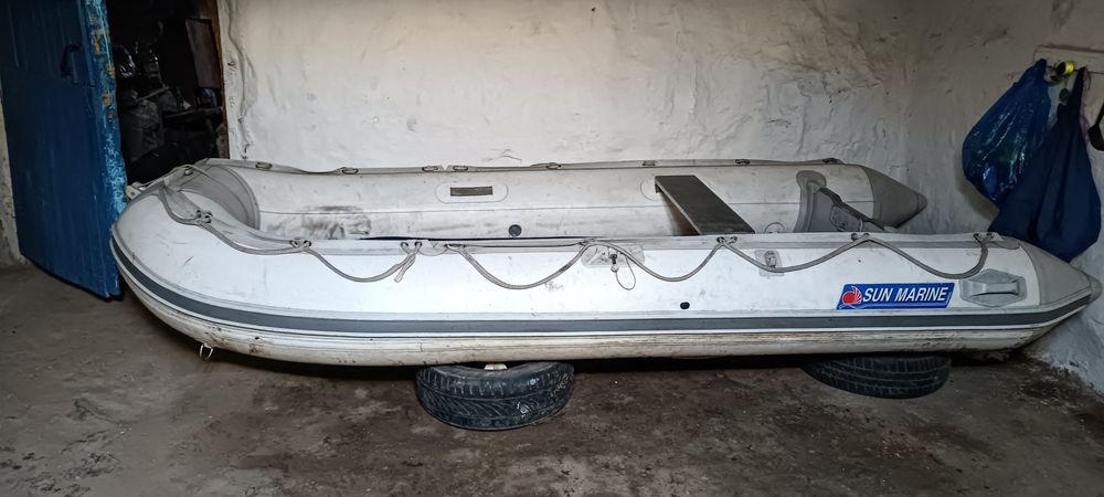 Лодка с мотором ,прицепом