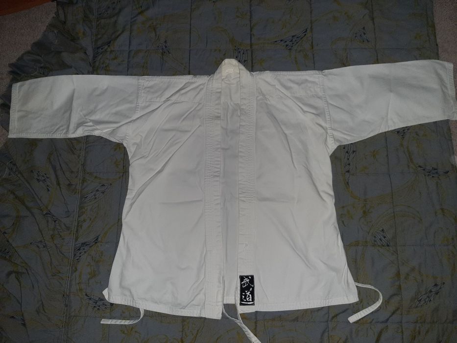 Costum karate pentru copii