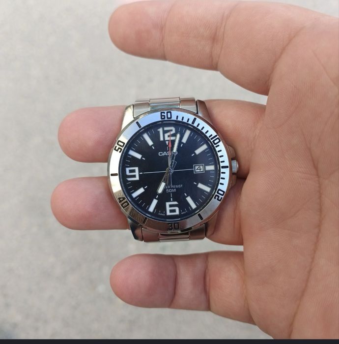 Продается часы срочно