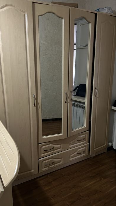 Спальный гарнитур