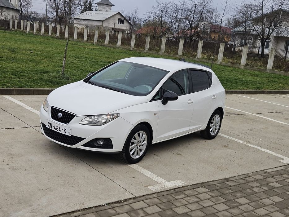Seat Ibiza 2011 1.4benzina  Full Option